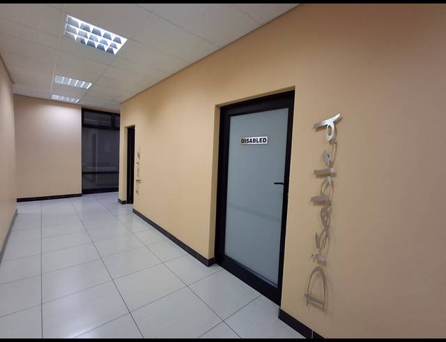 100M² OFFICE TO LET IN VINCENT